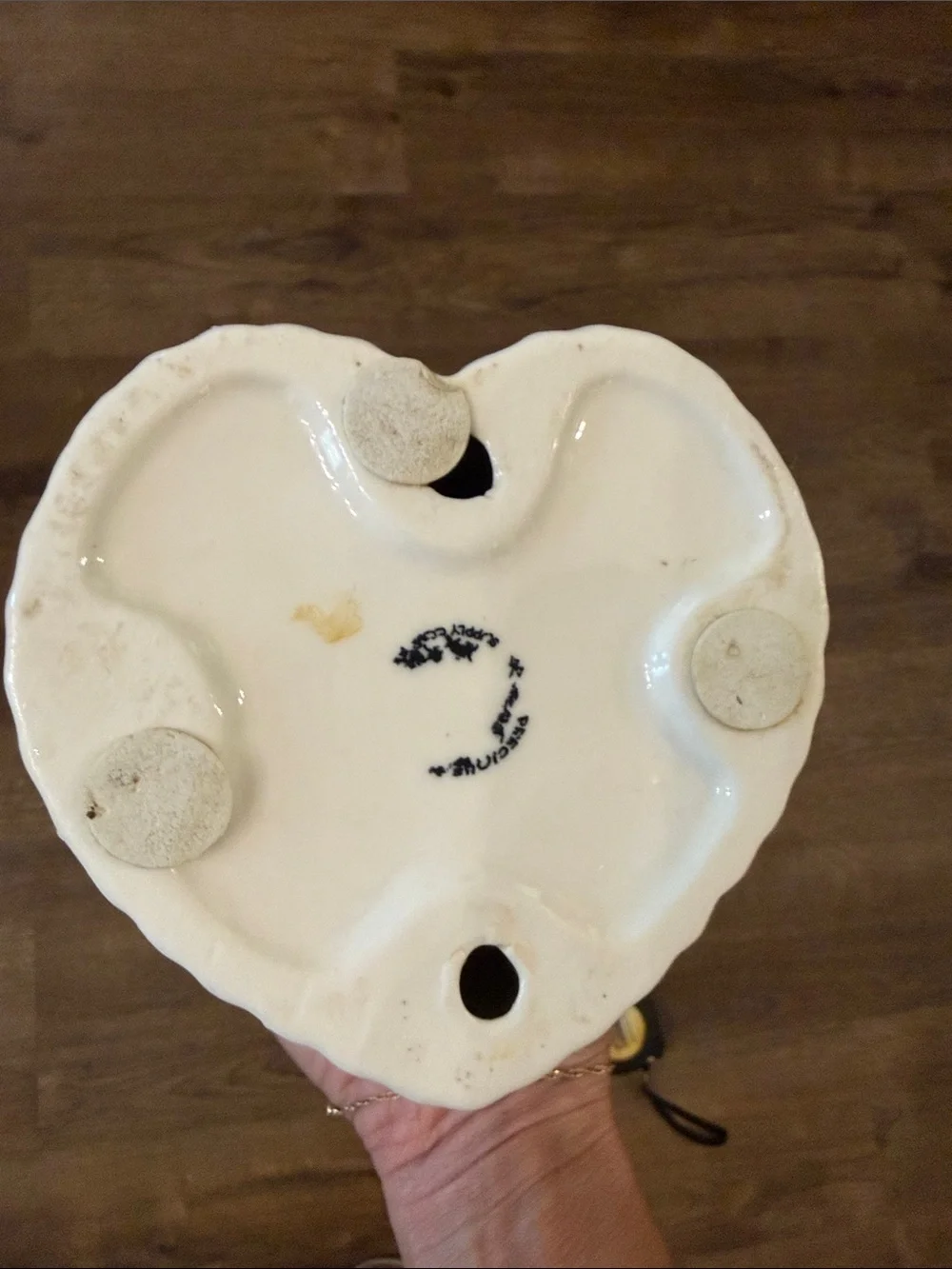 Heart-Shaped Ceramic Pet Food Bowl - White